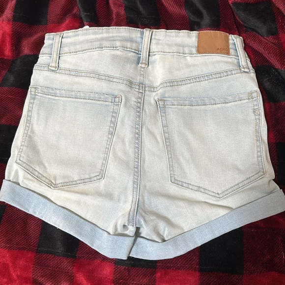 High rise midi 3” Shorts NWT - Picture 2 of 2